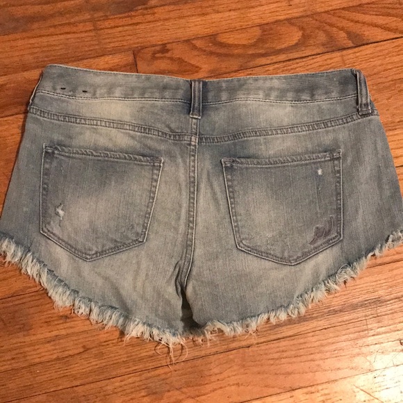 Sale ! Express jeans shorts size 6. EUC - Picture 3 of 4